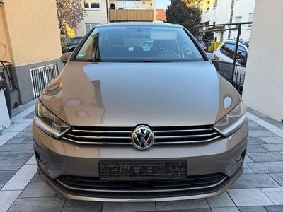 Gebraucht VW Golf Sportsvan LOUNGE 125 PS (91 kW) 2015 Gold Van / Kleinbus