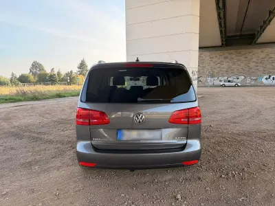 Gebraucht VW Touran 140 PS (102 kW) 2014 Grau Van / Kleinbus
