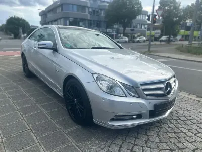 Gebraucht Mercedes E220 170 PS (125 kW) 2012 Grau Coupé