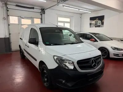 Używany Mercedes Citan 109 90 KM (66 kW) 2019 Biały Sedan/Limuzyna