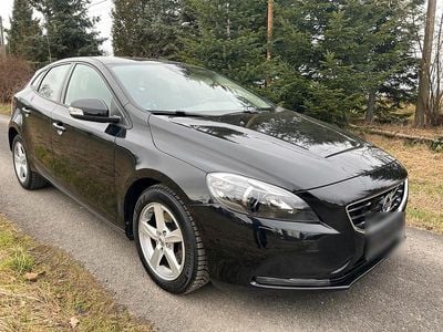 Second-hand Volvo V40 You! 120 CP (88 kW) 2014 Negru Berlinǎ