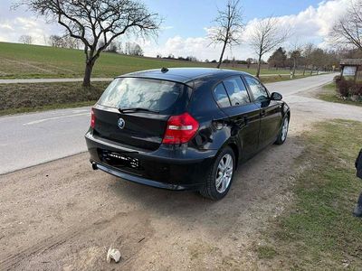 Gebraucht BMW 116 122 PS (89 kW) 2009 Schwarz Kleinwagen