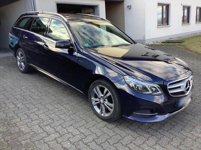 Gebraucht Mercedes E220 170 PS (125 kW) 2013 Blau Kombi