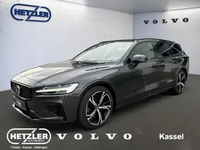 Gebraucht Volvo V60 Plus 398 PS (292 kW) 2023 Platinum grey / metallic Kombi