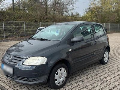 Gebraucht VW Fox 54 PS (39 kW) 2005 Grau Kleinwagen