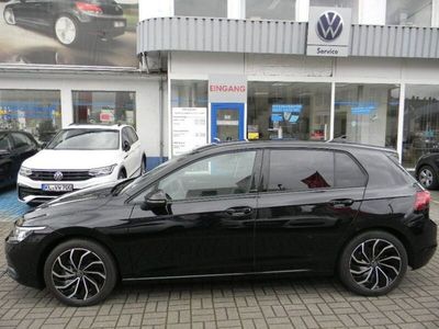 gebraucht VW Golf VIII Active 1.5 TSI