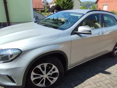 Gebraucht Mercedes GLA200 156 PS (114 kW) 2014 Silber SUV