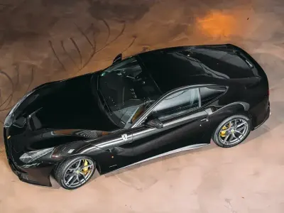 Second-hand Ferrari F12 735 CP (540 kW) 2016 Negru Coupe