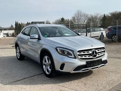 Usata Mercedes GLA180 122 CV (89 kW) 2018 Argento SUV