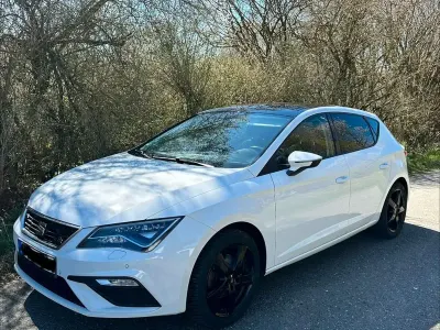 Używany Seat Leon FR 150 KM (110 kW) 2019 Biały Sedan/Limuzyna
