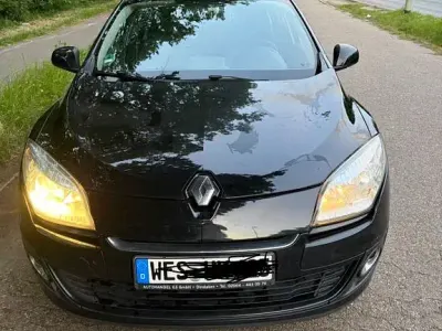 Gebraucht Renault Mégane Authentique 101 PS (74 kW) 2012 Schwarz Limousine