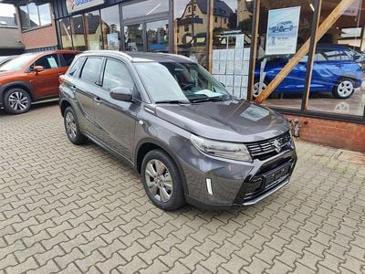 Neu Suzuki Vitara Comfort 116 PS (85 kW) 2025 Titan dark gray metallic SUV