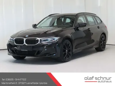 Gebraucht BMW 320 190 PS (139 kW) 2023 Saphirschwarz Kombi
