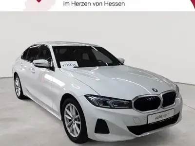 Gebraucht BMW 318 Sport Line 150 PS (110 kW) 2023 Alpinweiß Limousine