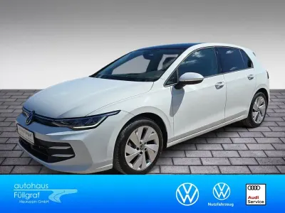 Gebraucht VW Golf VIII Life 116 PS (85 kW) 2024 Weiß Limousine