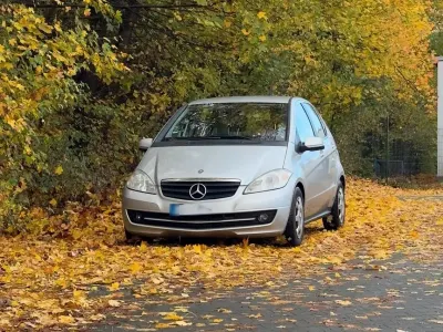 Gebraucht Mercedes A180 109 PS (80 kW) 2025 Grau Limousine