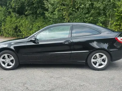 Gebraucht Mercedes C200 163 PS (119 kW) 2007 Schwarz Coupé
