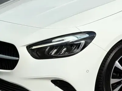 Gebraucht Mercedes B180 136 PS (100 kW) 2023 Kleinwagen