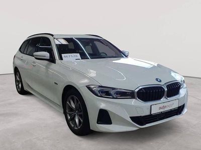 Gebraucht BMW 320e Sport Line 163 PS (119 kW) 2023 Alpinweiß Kombi
