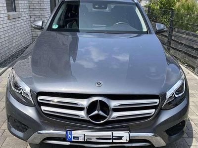 Grau Gebraucht 2018 Mercedes GLC220 SUV | 29.900 € (Fairer Preis)