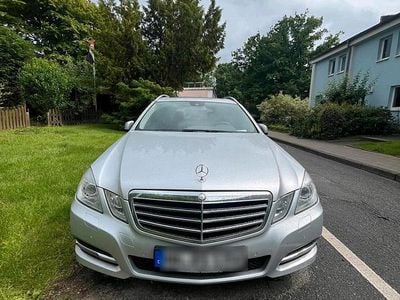 Gebraucht Mercedes E250 204 PS (150 kW) 2012 Silber Kombi