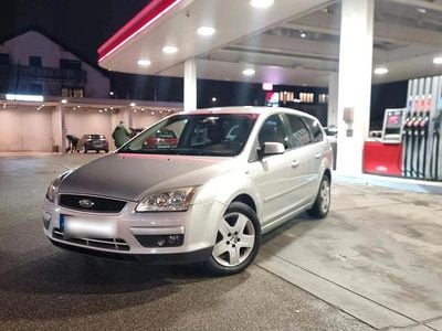 Gebraucht Ford Focus 100 PS (73 kW) 2008 Silber Kombi