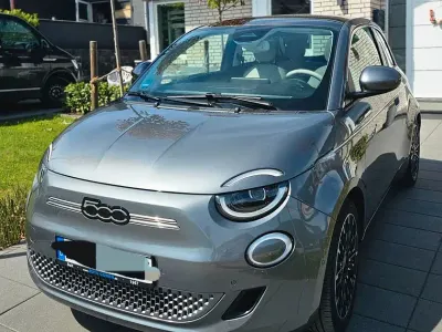 Second-hand Fiat 500e La Prima 86 kW (118 CP) 2022 Gri Cabrio