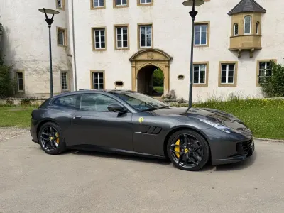 Gebraucht Ferrari GTC4Lusso 610 PS (448 kW) 2020 Grau Kombi