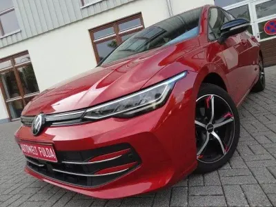 Gebraucht VW Golf VIII Goal 116 PS (85 kW) 2025 Rot Limousine