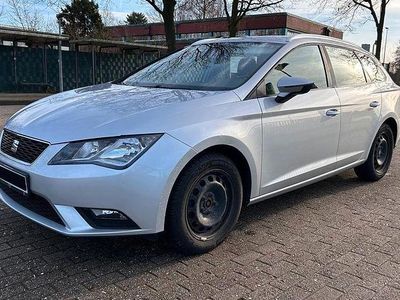 Silber Gebraucht 2015 Seat Leon ST Style Kombi | 6.500 € (Fairer Preis)