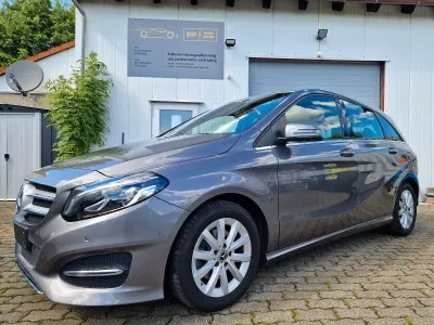 Gebraucht Mercedes B180 Style 122 PS (89 kW) 2018 Grau Van / Kleinbus