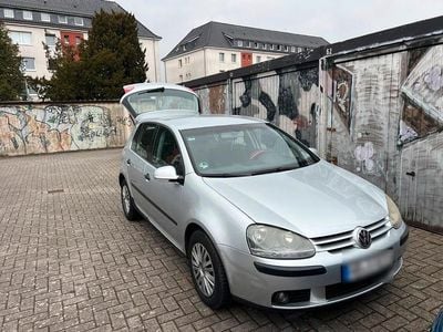 Gebraucht VW Golf V 115 PS (84 kW) 2004 Silber Kleinwagen