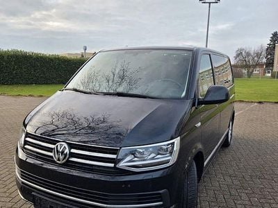Schwarz Gebraucht 2017 VW Multivan Van | 29.900 € (Guter Preis)