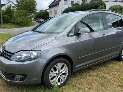 Gebraucht VW Golf VII Life 105 PS (77 kW) 2013 United grey metallic Kleinwagen