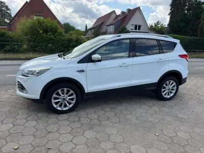 Gebraucht Ford Kuga Titanium 150 PS (110 kW) 2015 Weiß SUV