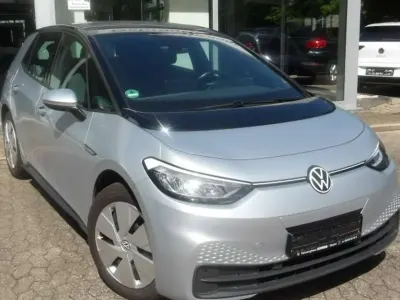 Gebraucht VW ID.3 Pro Performance 150 kW (204 PS) 2023 Scale silver metallic Kleinwagen