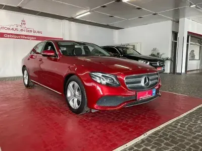 Gebraucht Mercedes E220 194 PS (142 kW) 2017 Rot Limousine