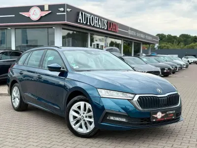 Gebraucht Skoda Octavia Ambition 116 PS (85 kW) 2022 Blau Kombi
