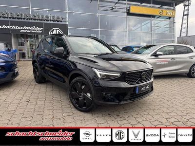 Neu Volvo XC40 Plus 163 PS (119 kW) 2025 Onyx black metallic SUV