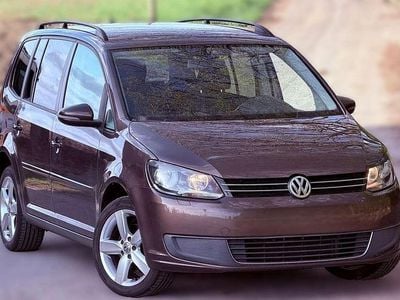 Gebraucht VW Touran Comfortline 105 PS (77 kW) 2011 Toffeebraun metallic Van / Kleinbus