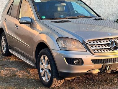 Second-hand Mercedes 320 224 CP (164 kW) 2005 Auriu SUV