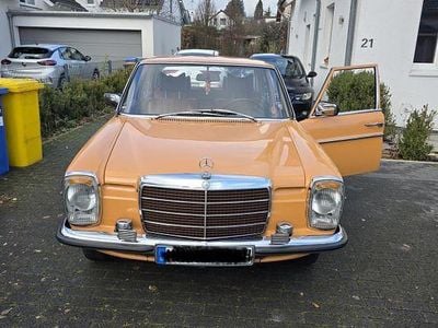 Usata Mercedes 240 65 CV (47 kW) 1976 Marrone Berlina