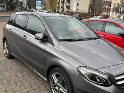 Second-hand Mercedes B200 136 CP (100 kW) 2018 Gri Monovolum