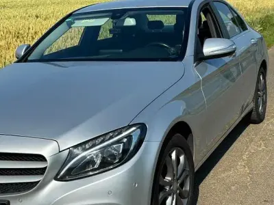 Gebraucht Mercedes C180 116 PS (85 kW) 2015 Silber Limousine