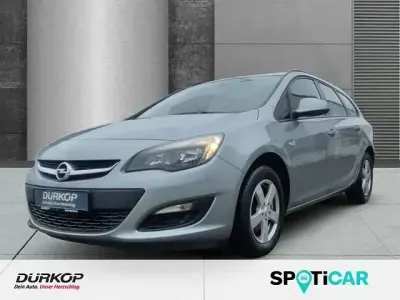 Usata Opel Astra Edition 110 CV (80 kW) 2014 Argento Station wagon