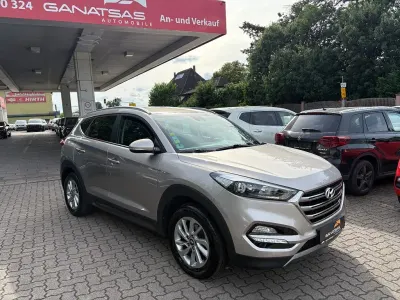 Gebraucht Hyundai Tucson Style 177 PS (130 kW) 2016 Gold SUV