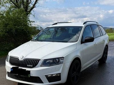 Usado Skoda Octavia RS 220 HP (161 kW) 2015 Branco Citadino