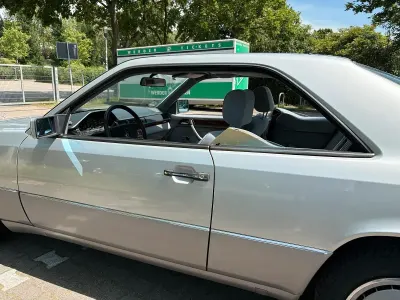 Gebraucht Mercedes 230 136 PS (100 kW) 1992 Silber Coupé