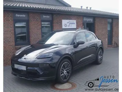 Gebraucht Porsche Macan 360 PS (264 kW) 2025 Tiefschwarz (metallic) SUV
