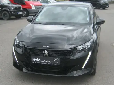 Gebraucht Peugeot e-208 Active 100 kW (136 PS) 2022 Schwarz Kleinwagen